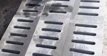 连云港 芝麻灰石材沟盖板