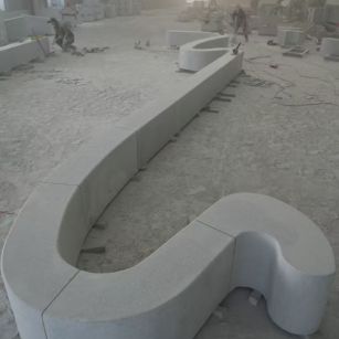 连云港 花岗岩整石坐凳拼装
