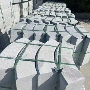 连云港 芝麻灰弧形路沿石