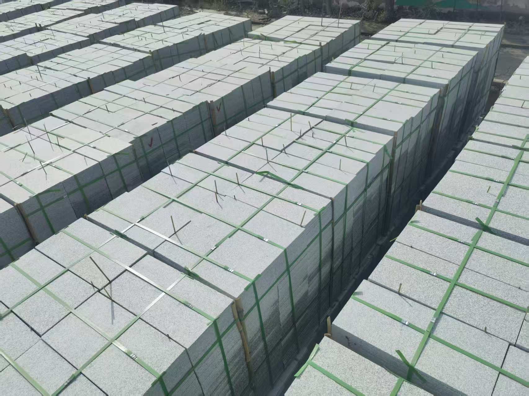 连云港 芝麻白1.8公分火烧300*600地铺，清仓大甩卖