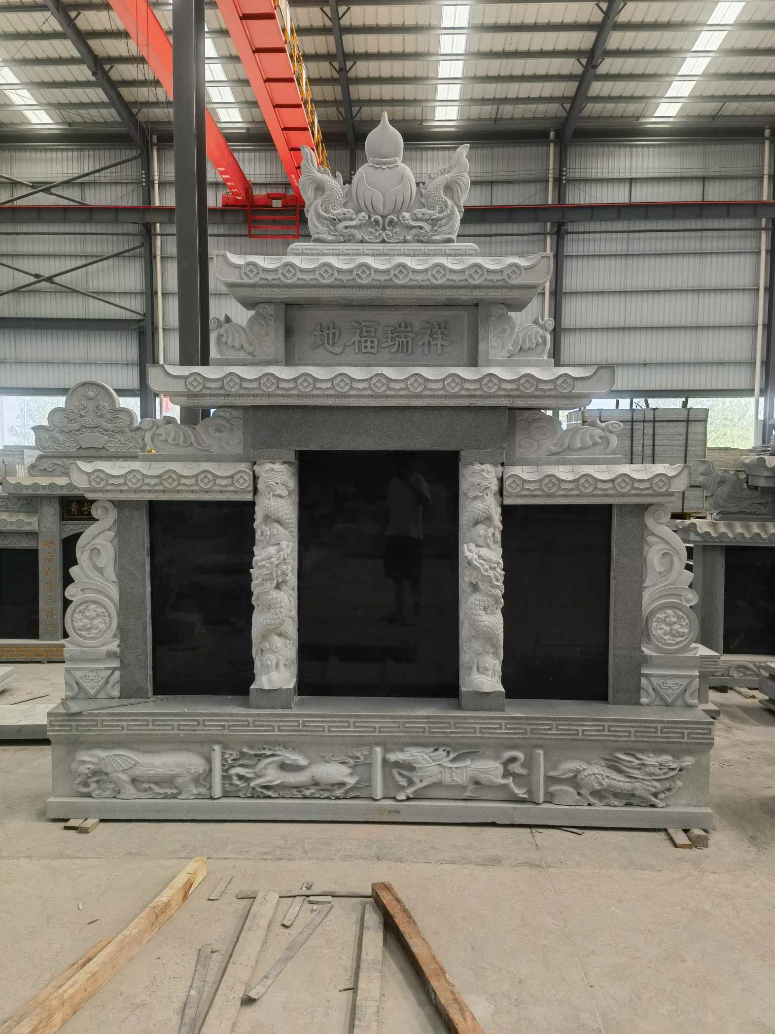 连云港 芝麻灰高档墓碑、土墓，一套也支持定做