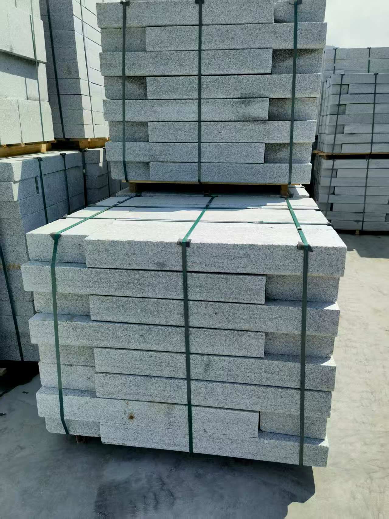 连云港 芙蓉白花岗岩路沿石、平石尺寸标准，色泽均匀