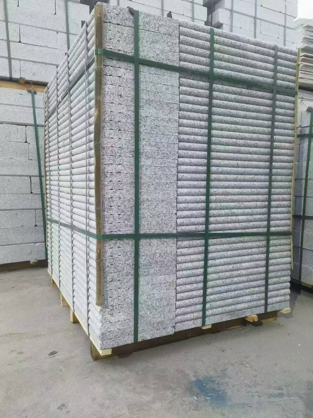 连云港 芙蓉白3公分厚磨圆边、拉槽，楼梯踏步