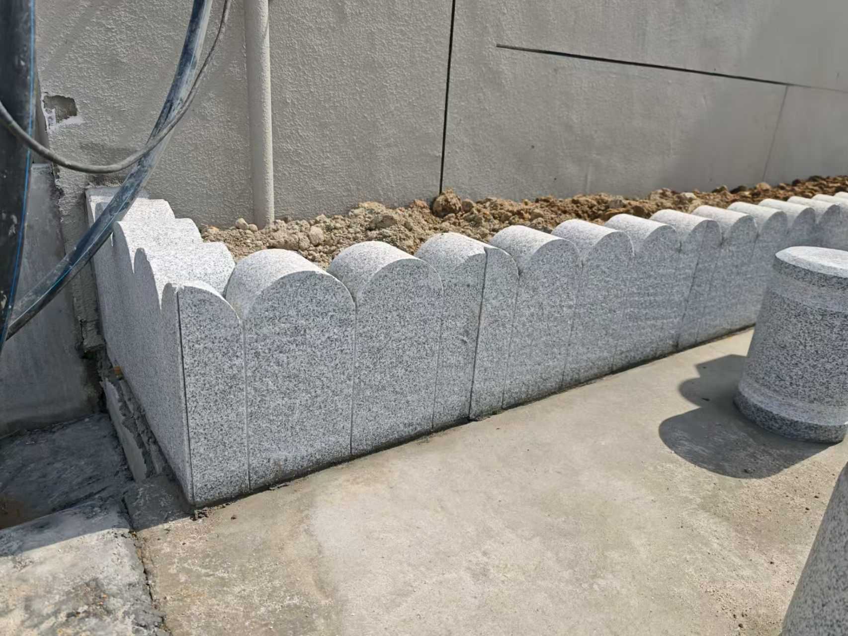 连云港 芝麻白花岗岩花边石铺装效果图